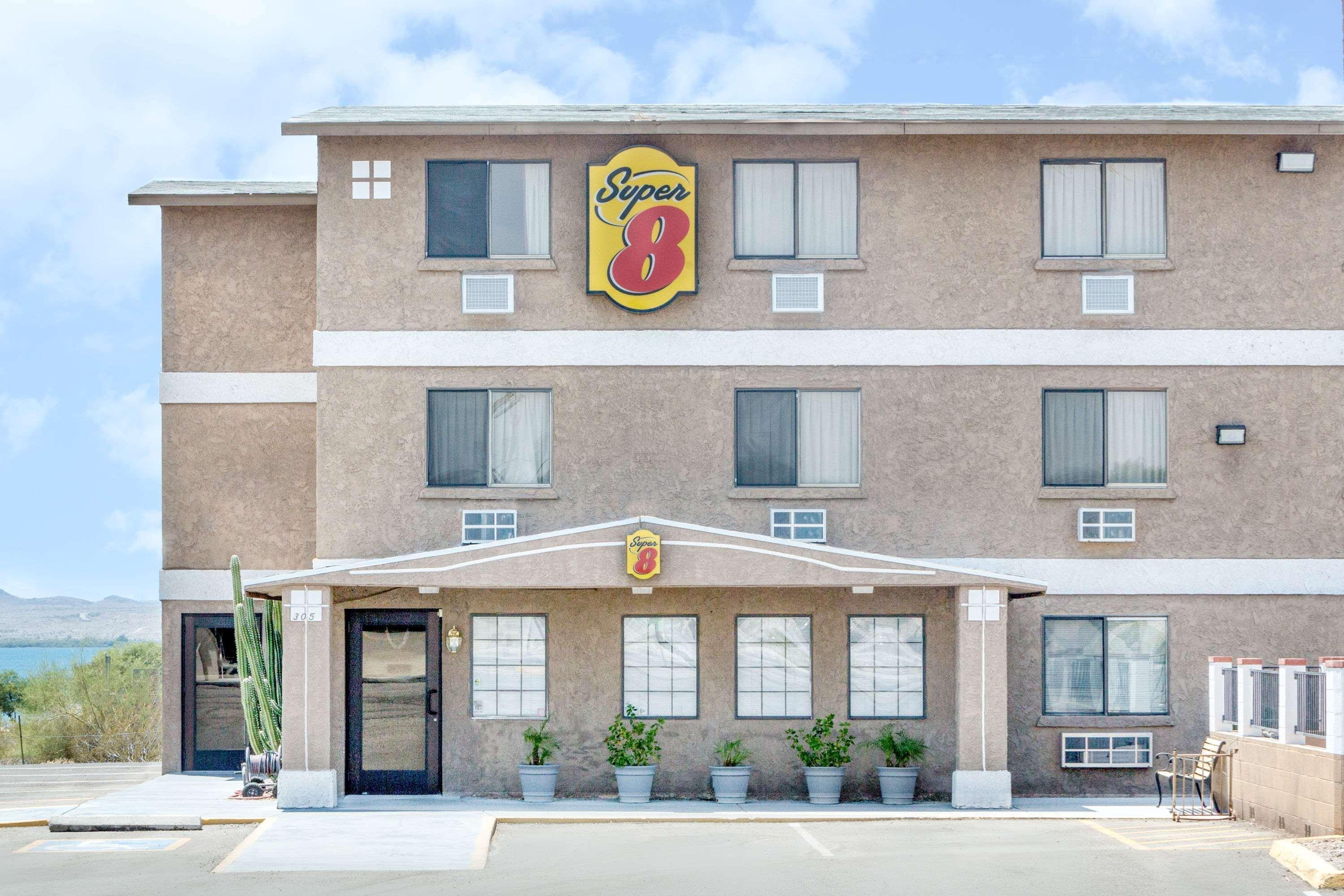 Super 8 By Wyndham Lake Havasu City Exterior photo