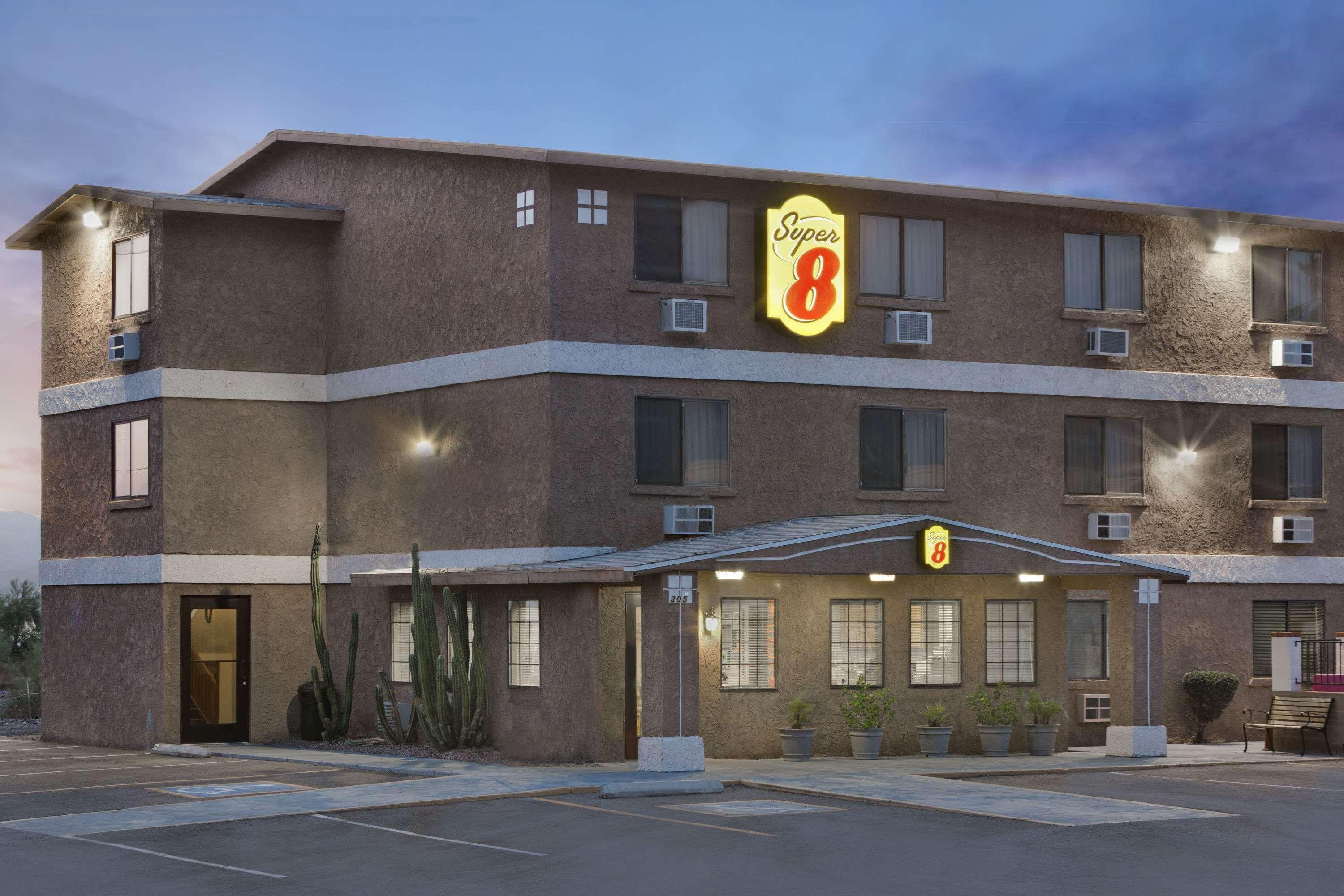 Super 8 By Wyndham Lake Havasu City Exterior photo