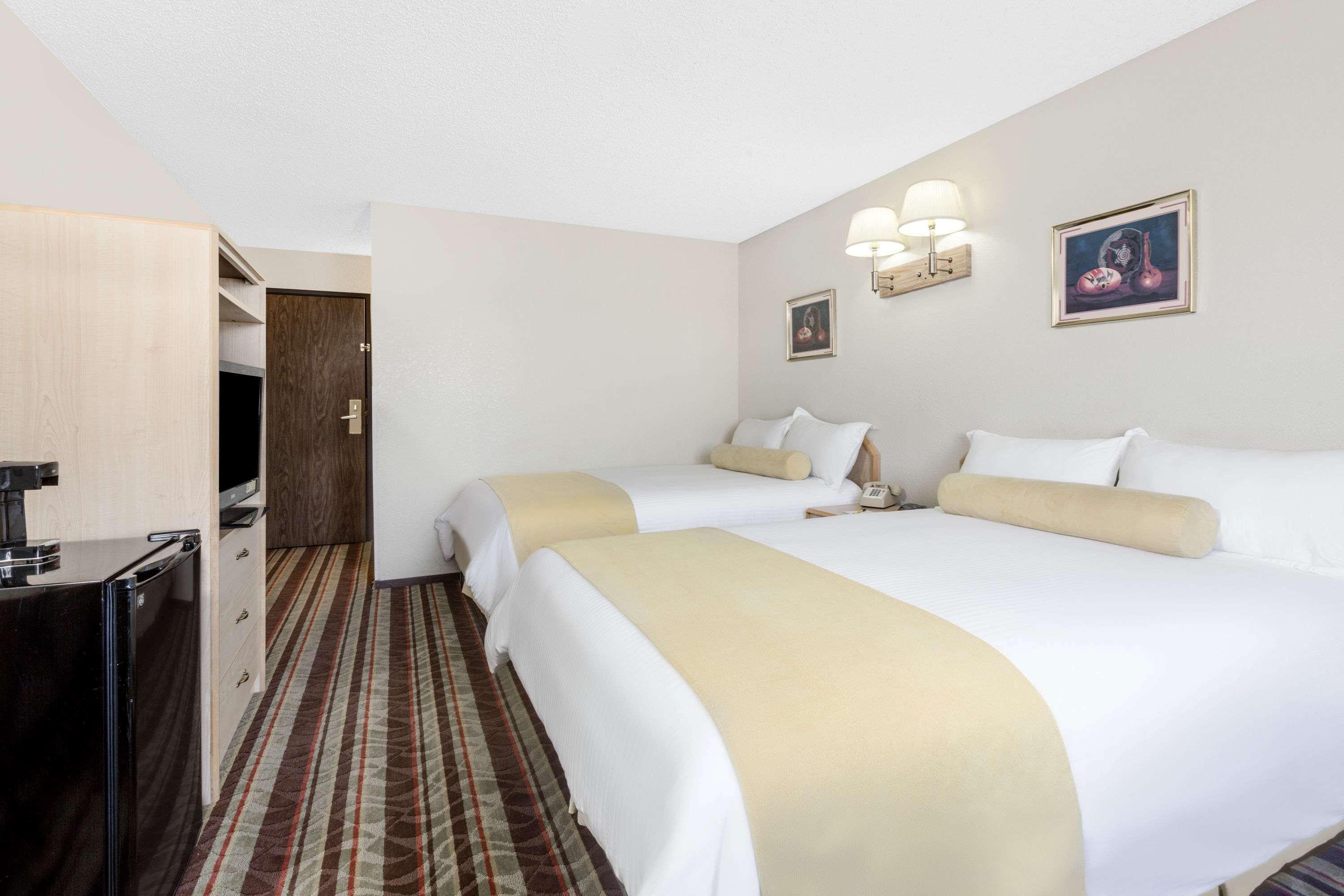 Super 8 By Wyndham Lake Havasu City Exterior photo