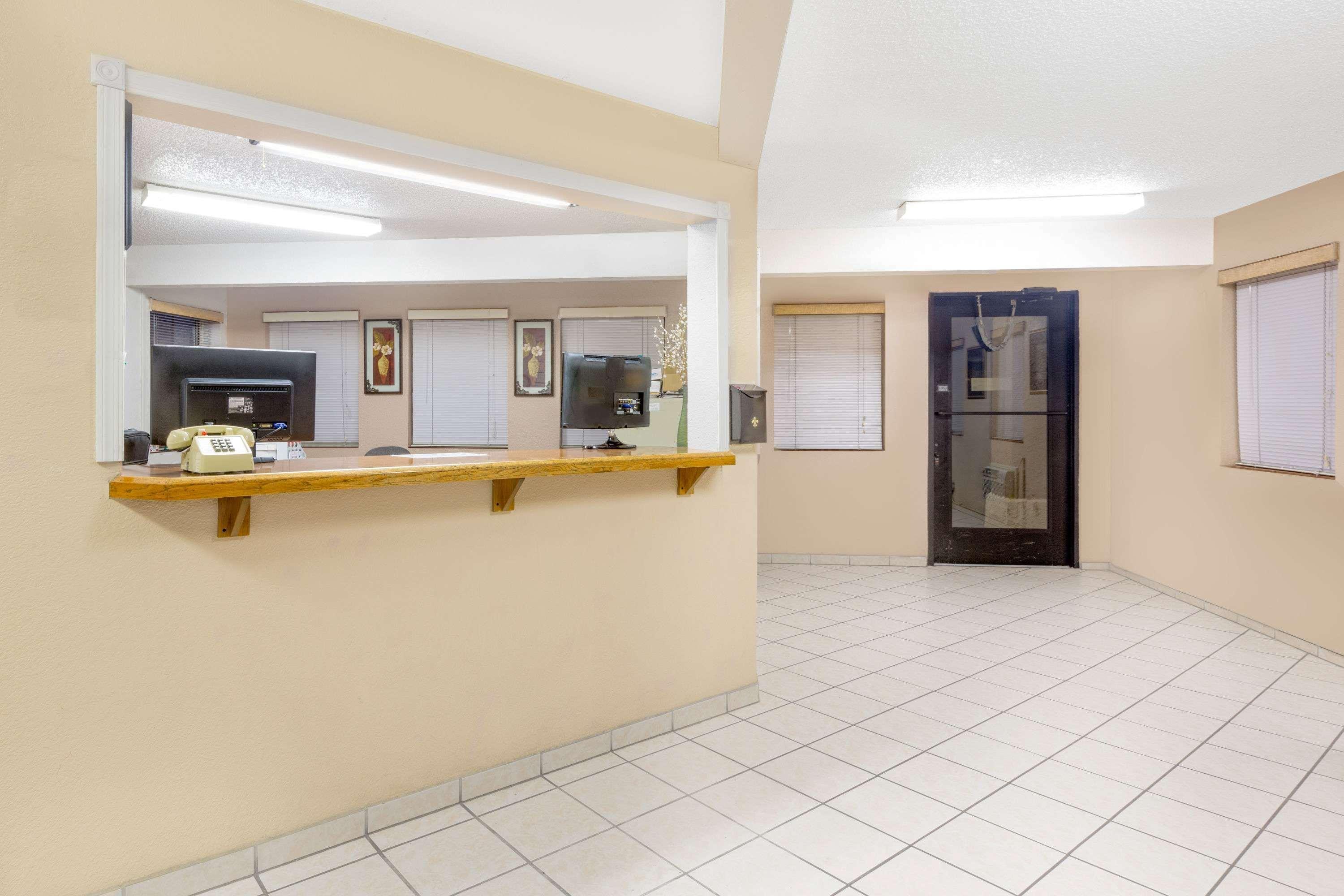 Super 8 By Wyndham Lake Havasu City Exterior photo