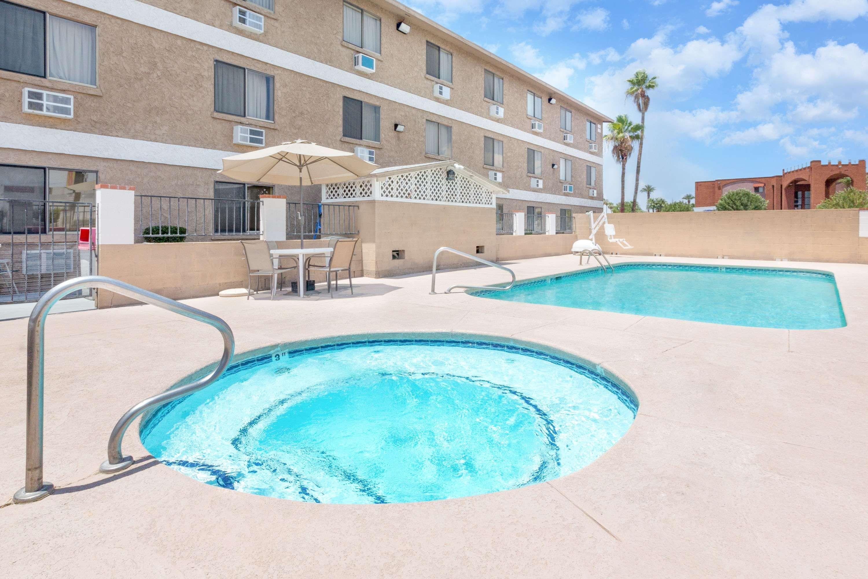 Super 8 By Wyndham Lake Havasu City Exterior photo
