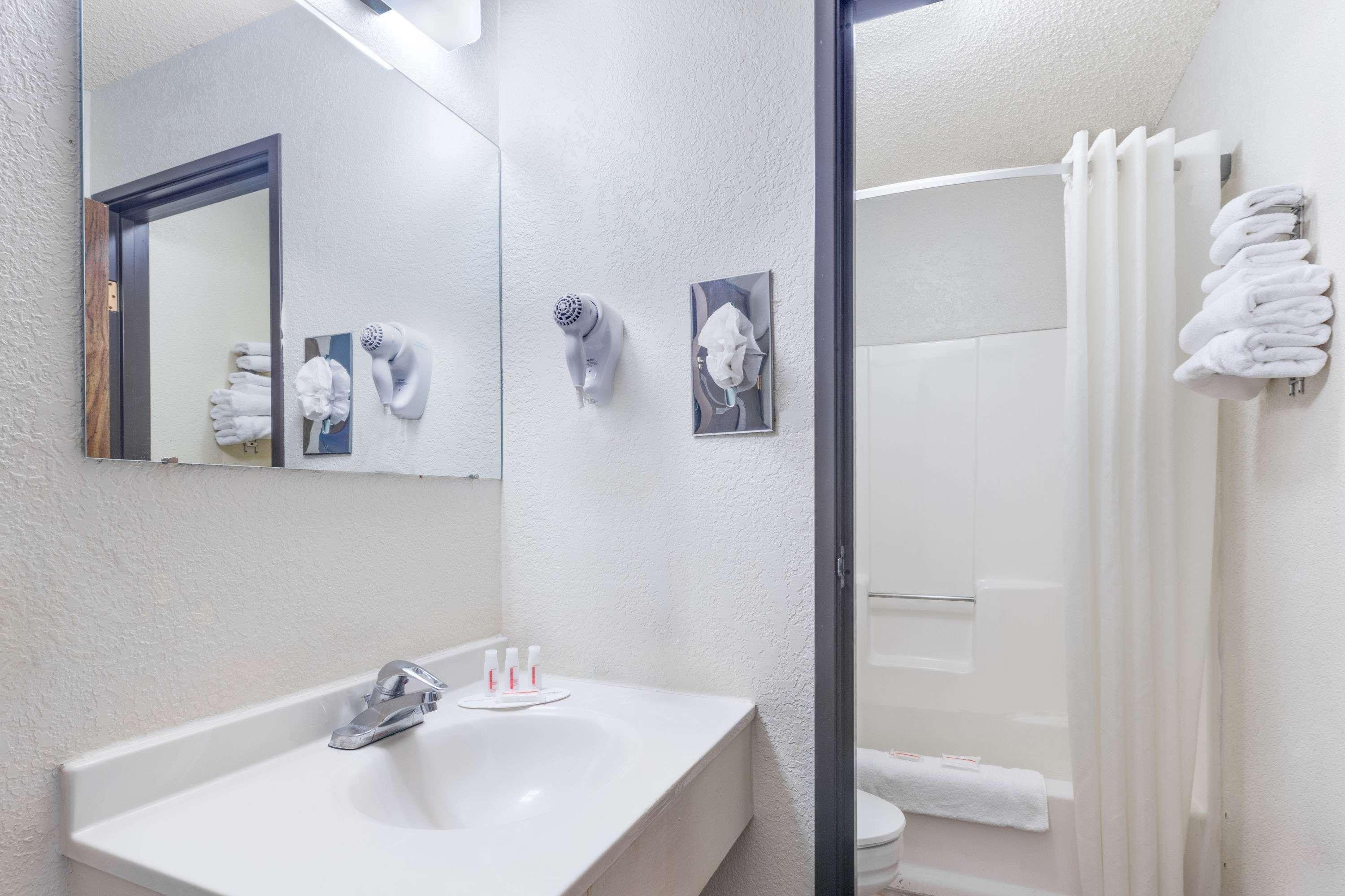 Super 8 By Wyndham Lake Havasu City Exterior photo