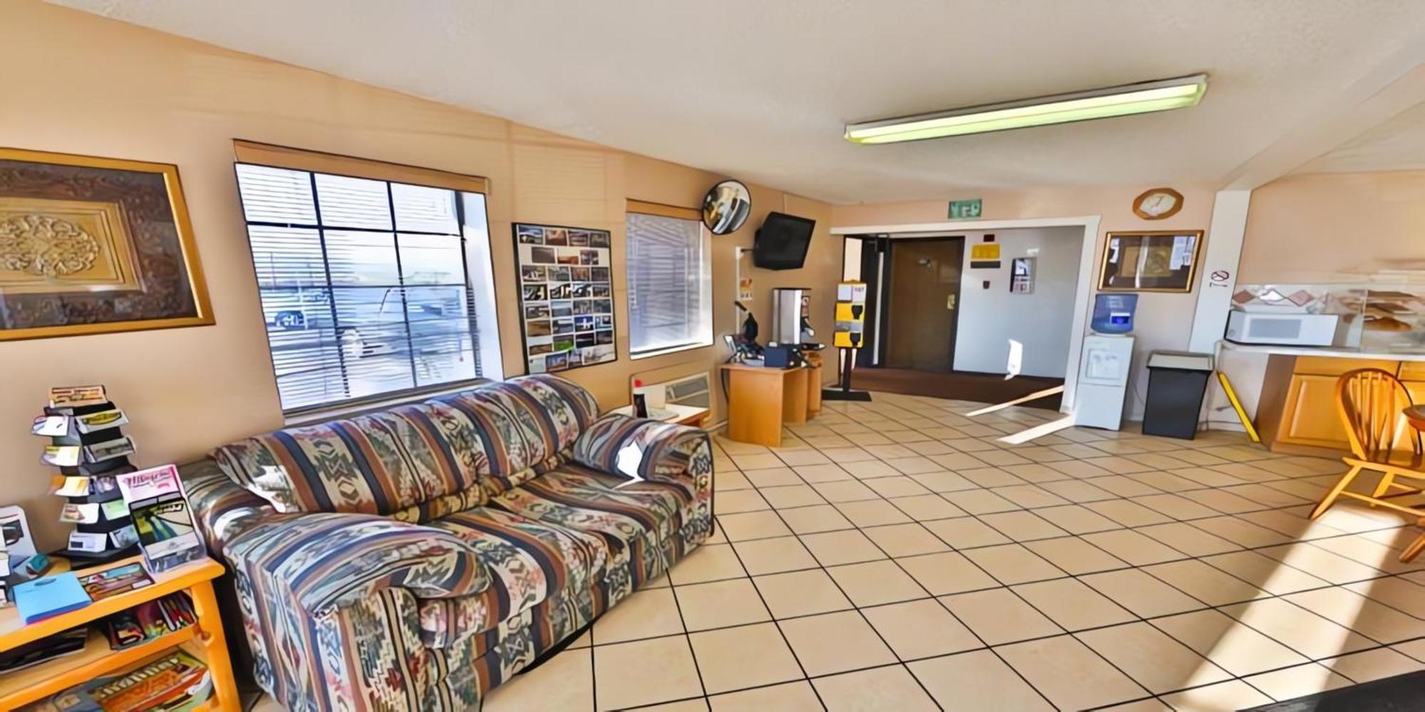 Super 8 By Wyndham Lake Havasu City Exterior photo