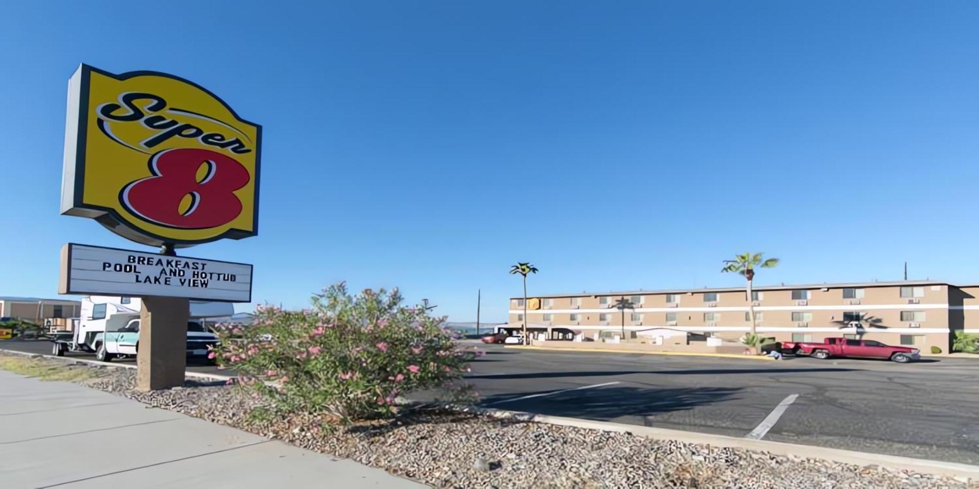 Super 8 By Wyndham Lake Havasu City Exterior photo