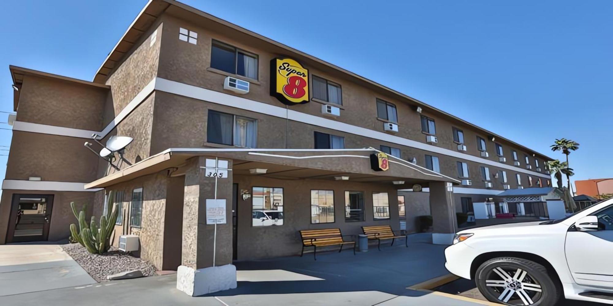 Super 8 By Wyndham Lake Havasu City Exterior photo
